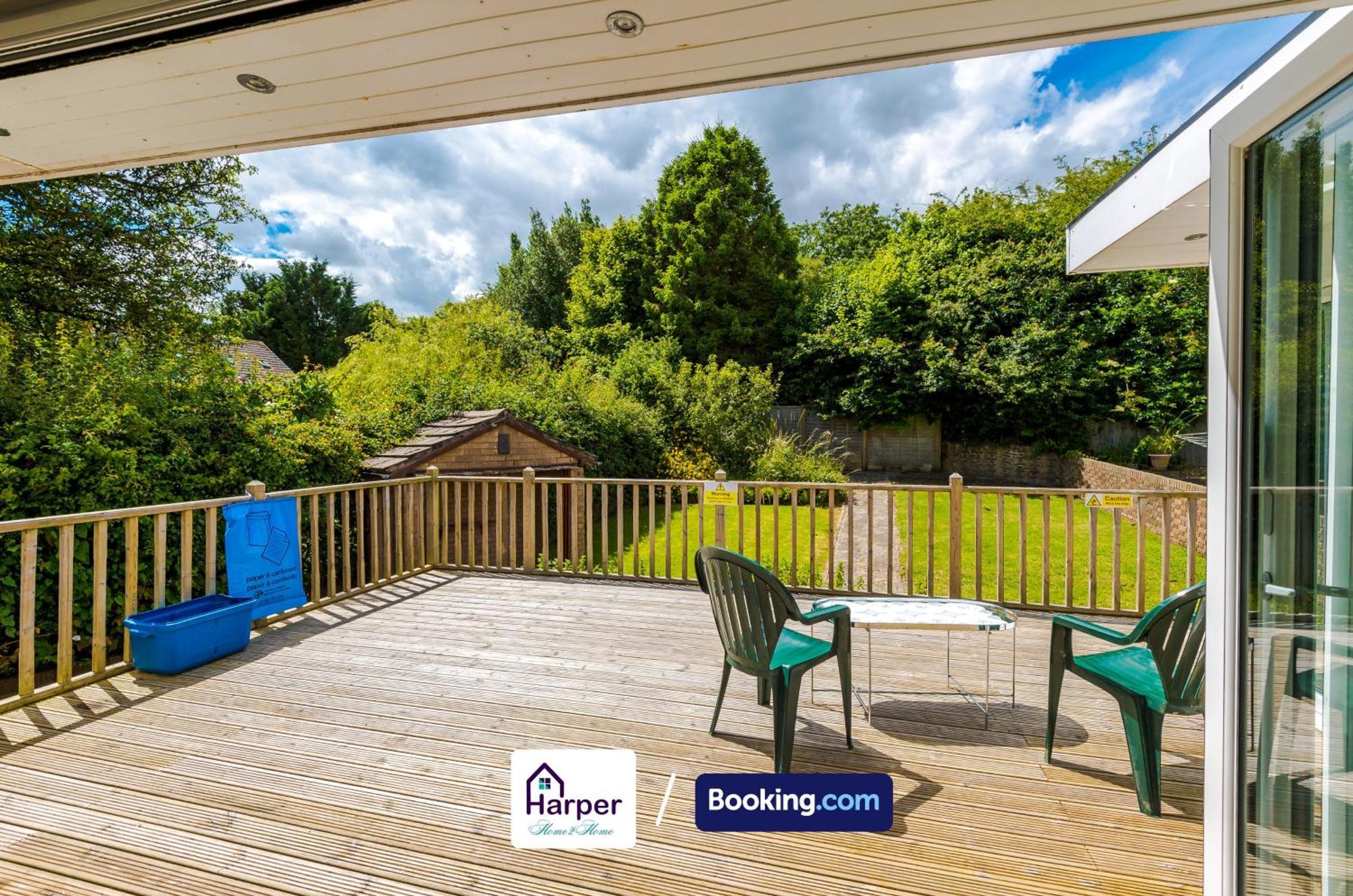 Spacious Detached Bungalow By Harperletting Short Lets & Serviced Accommodation Buckely With Pool Table & Driveway Buckley Eksteriør billede