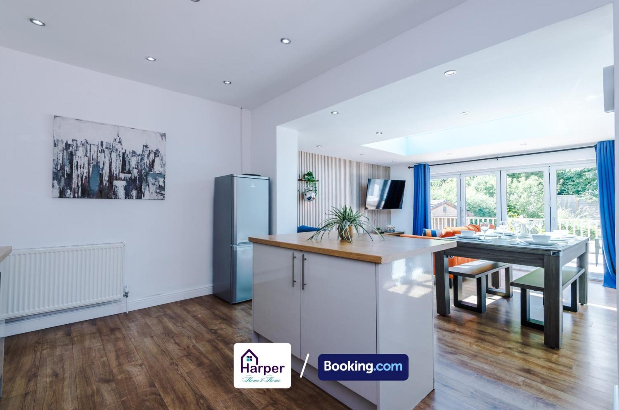 Spacious Detached Bungalow By Harperletting Short Lets & Serviced Accommodation Buckely With Pool Table & Driveway Buckley Eksteriør billede