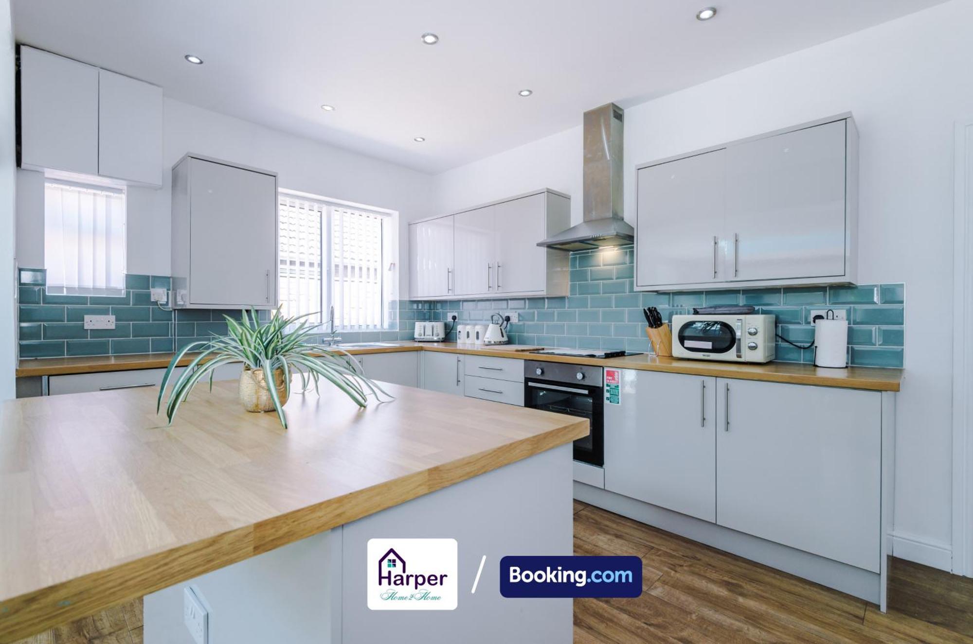 Spacious Detached Bungalow By Harperletting Short Lets & Serviced Accommodation Buckely With Pool Table & Driveway Buckley Eksteriør billede