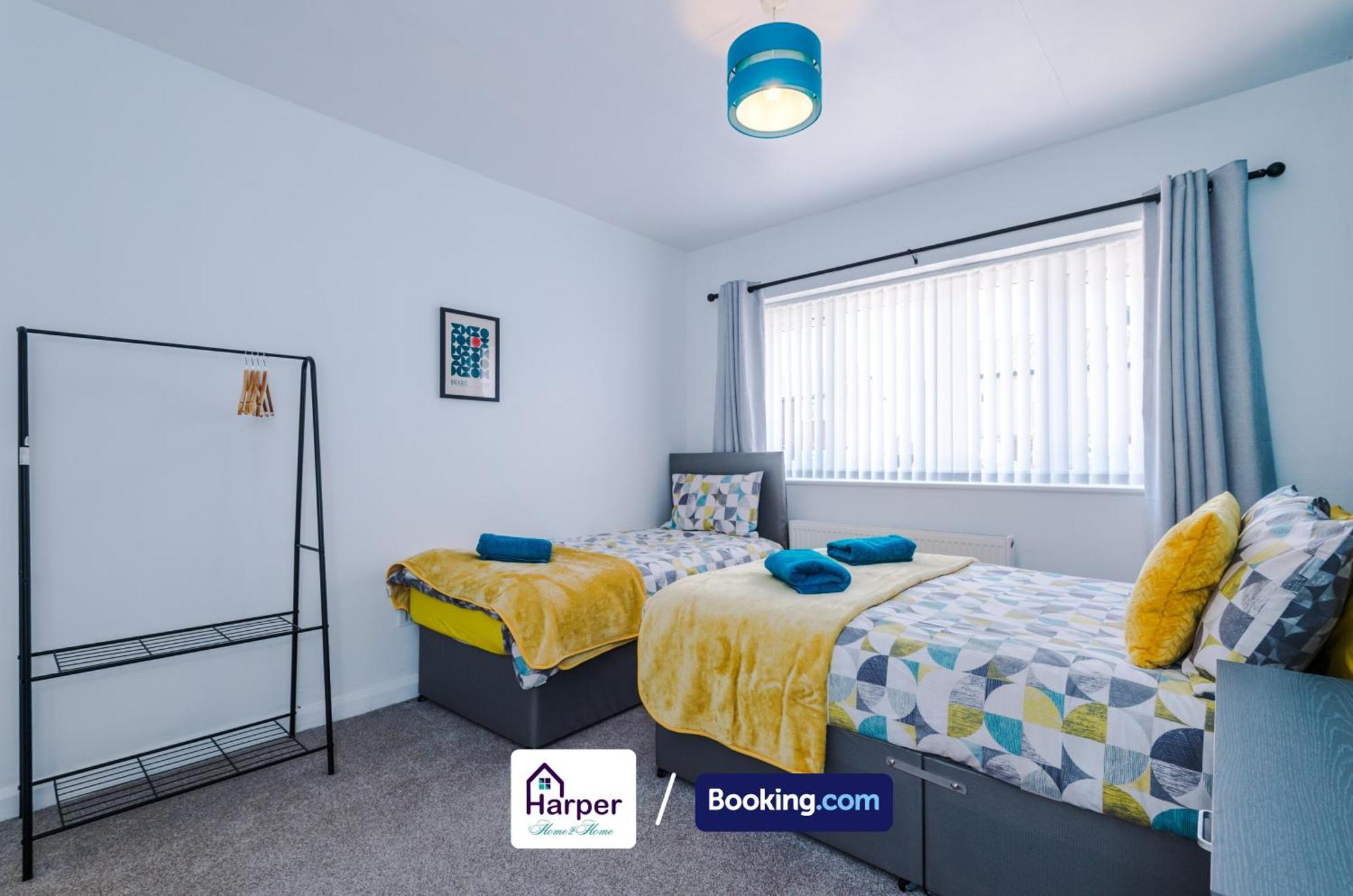 Spacious Detached Bungalow By Harperletting Short Lets & Serviced Accommodation Buckely With Pool Table & Driveway Buckley Eksteriør billede