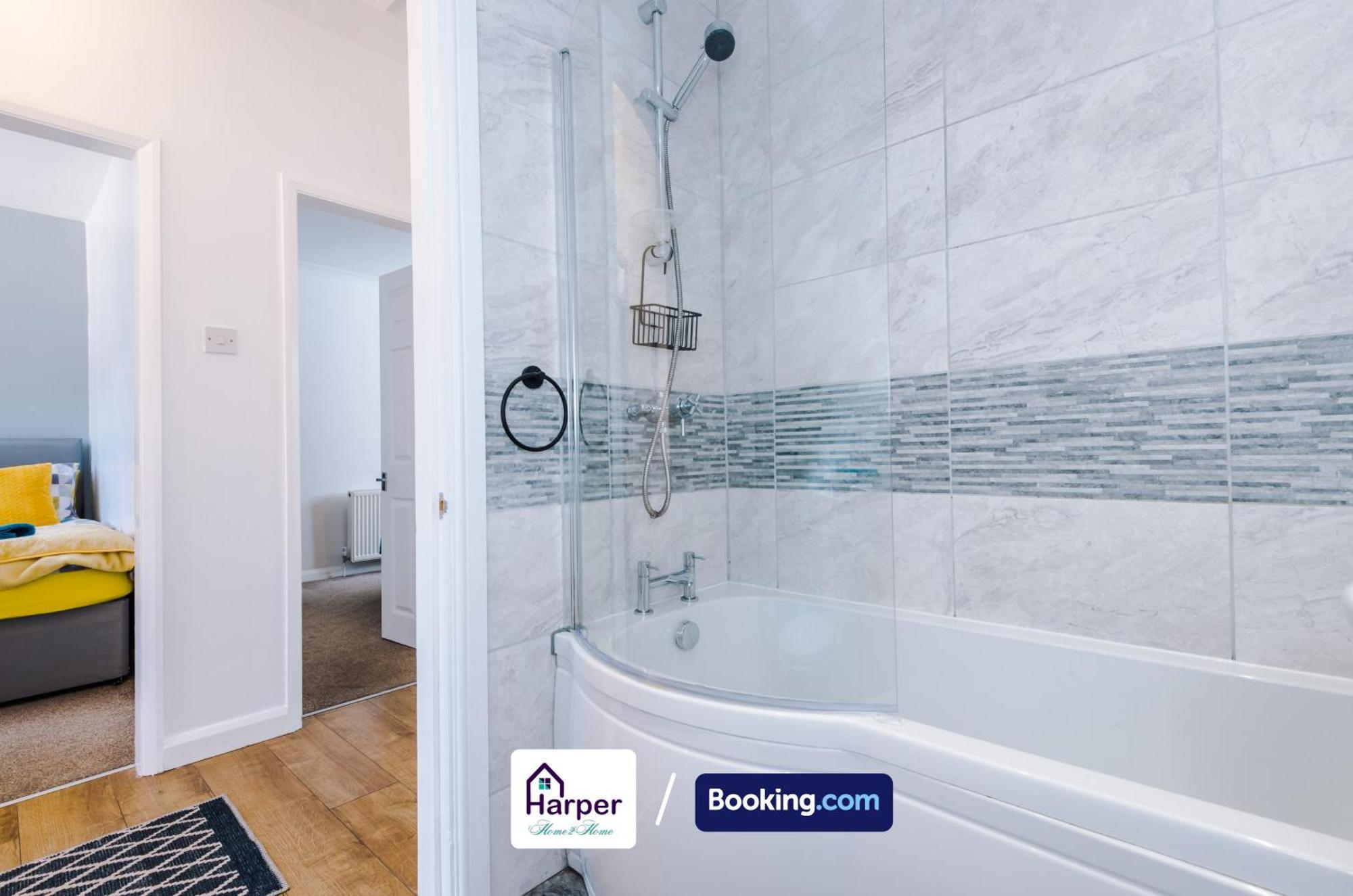 Spacious Detached Bungalow By Harperletting Short Lets & Serviced Accommodation Buckely With Pool Table & Driveway Buckley Eksteriør billede