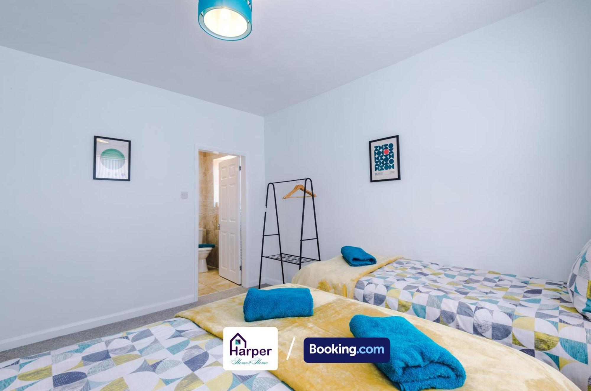 Spacious Detached Bungalow By Harperletting Short Lets & Serviced Accommodation Buckely With Pool Table & Driveway Buckley Eksteriør billede