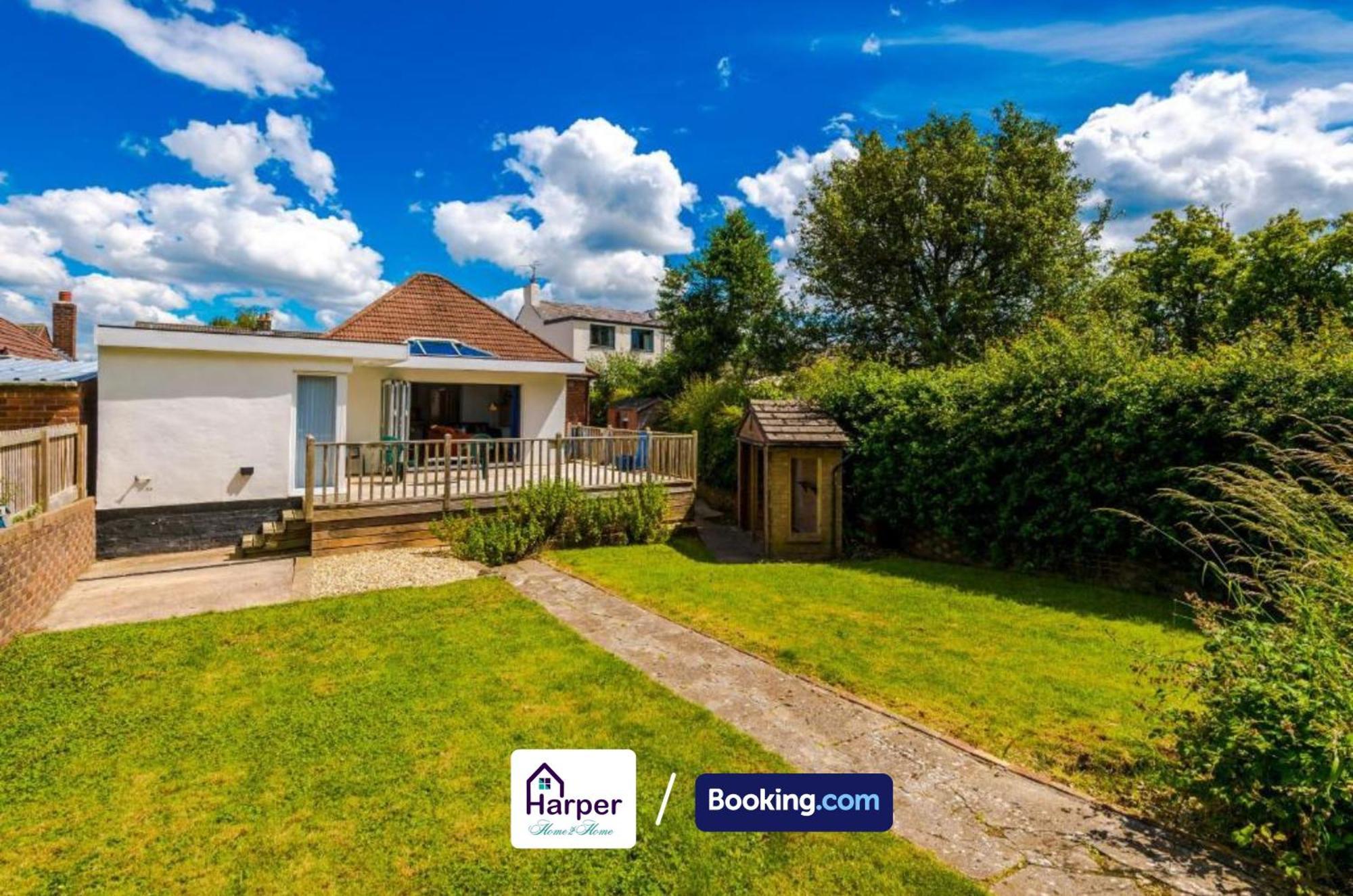 Spacious Detached Bungalow By Harperletting Short Lets & Serviced Accommodation Buckely With Pool Table & Driveway Buckley Eksteriør billede